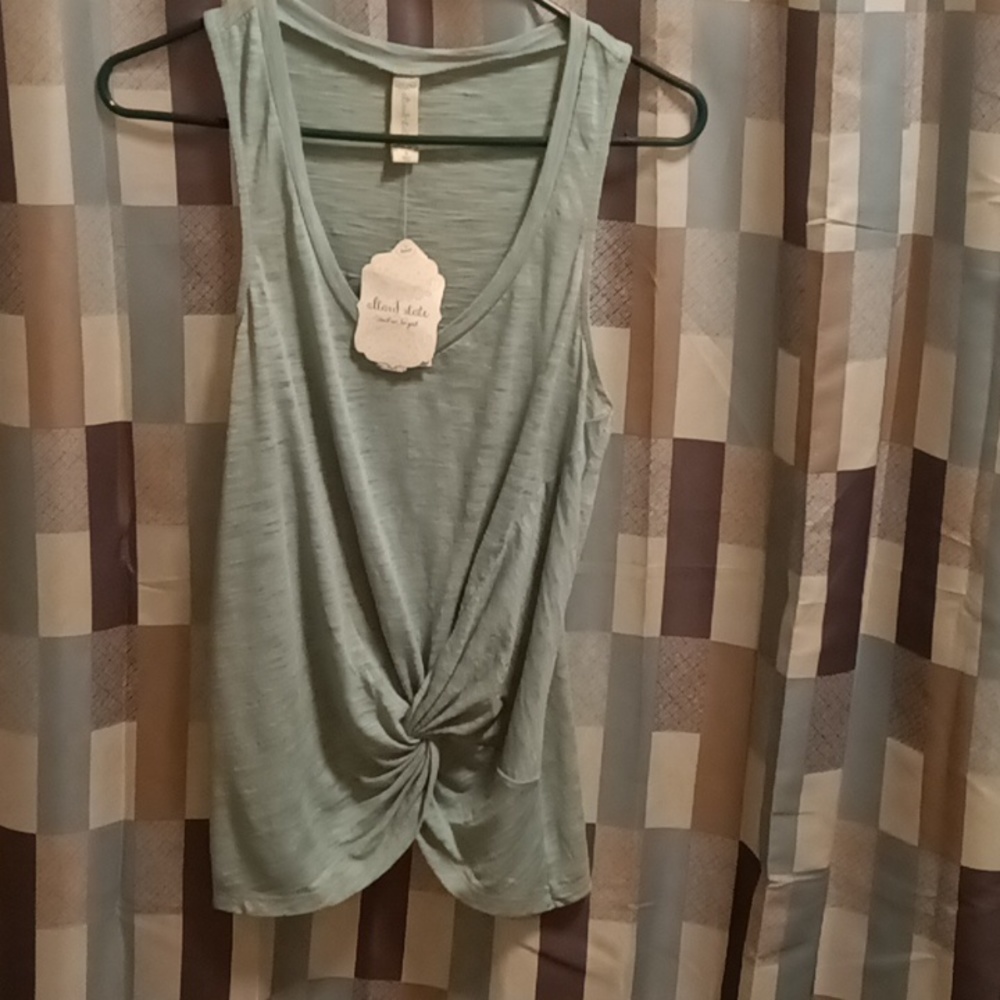 FINAL PRICE NWT altar'd state green s/s blouse w knotted hem Small
